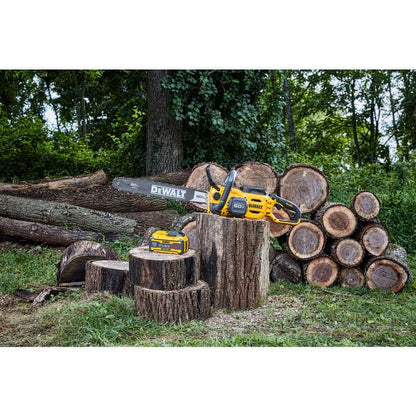 DEWALT FLEXVOLT 60V MAX 20 in. Brushless Cordless Chainsaw and Case Kit w/ (1) 5.0 Ah Battery and Charger w/ Extra 20 in. Chain DCCS677Z1WDT620