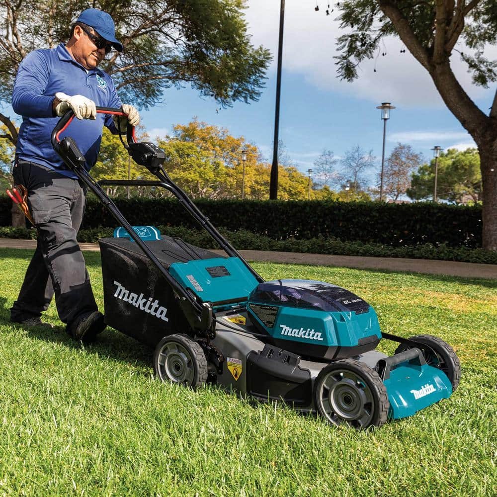 Makita 21 in. 18V X2 (36V) LXT Lithium-Ion Cordless Walk Behind Self Propelled Lawn Mower Kit with 4 Batteries (5.0 Ah) XML08PT1